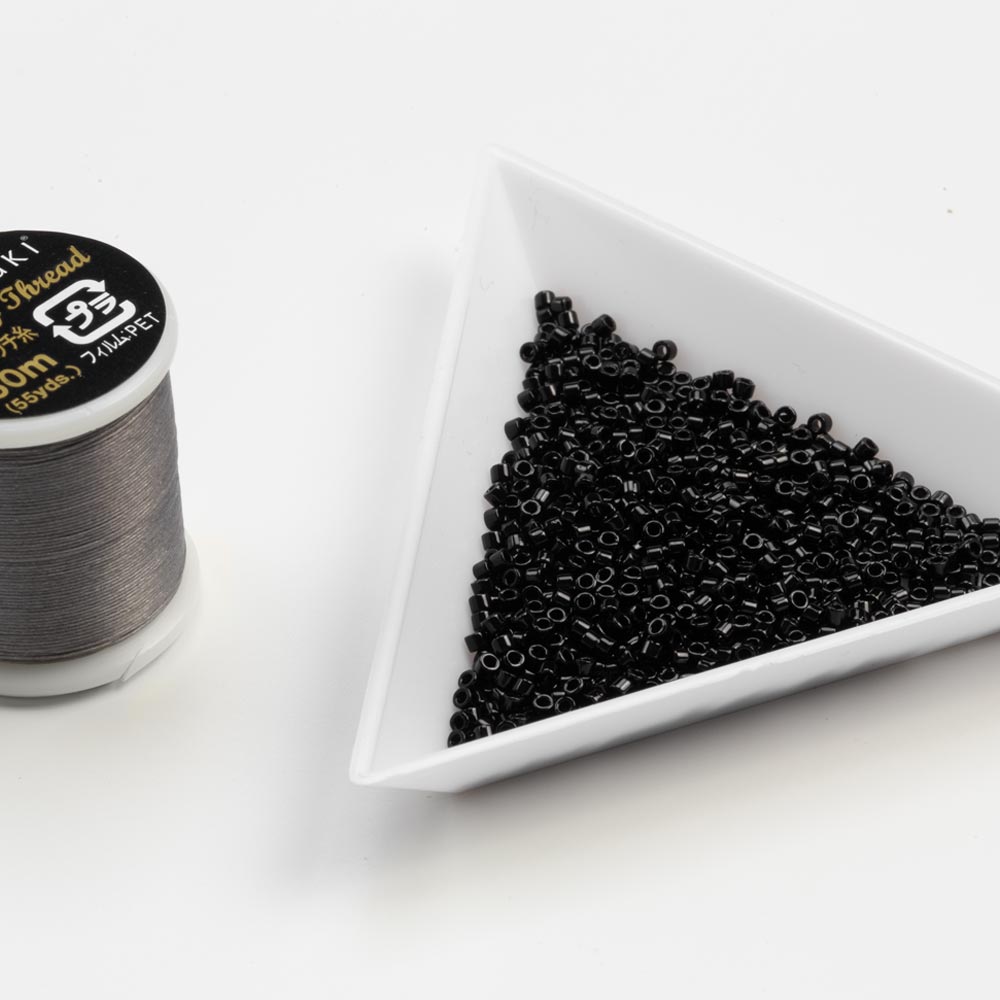 Perles Miyuki Delica (11/0) Black (2.8 grammes)