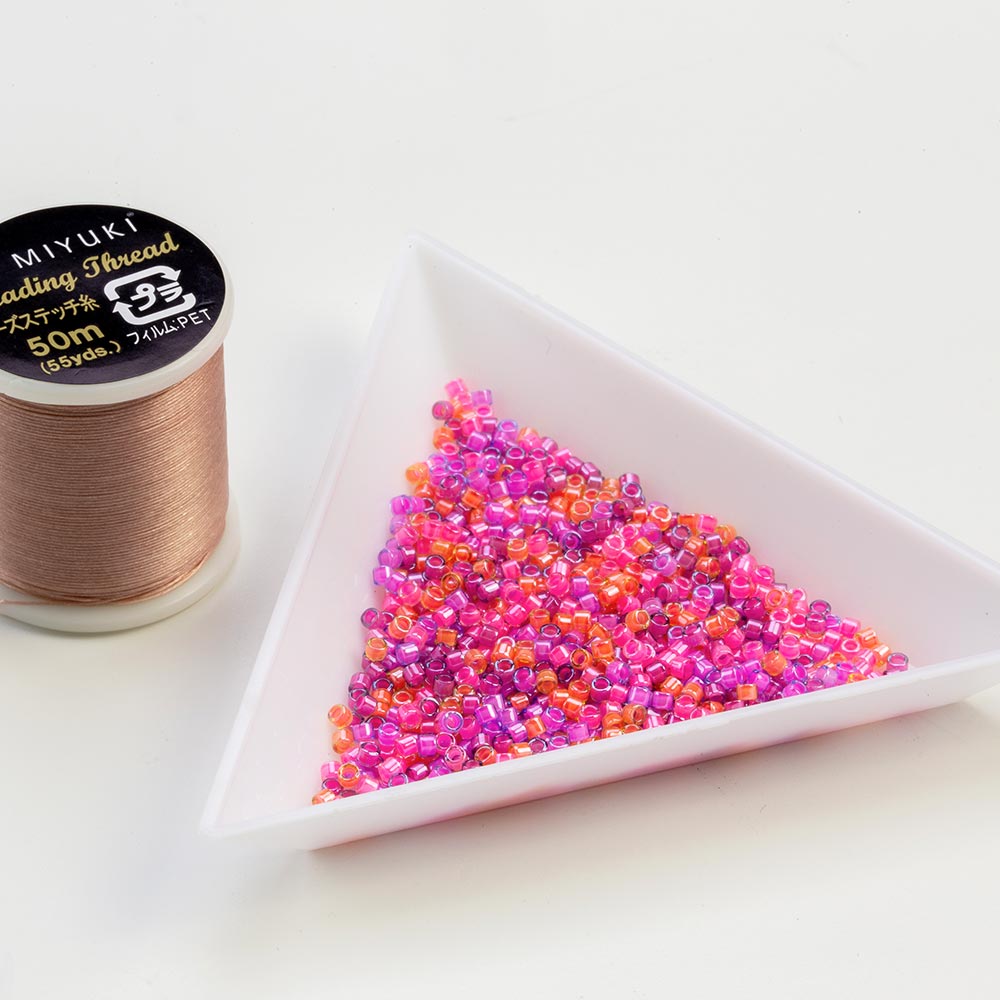 Perles Miyuki Delica (11/0) Luminous Pink Mix (2.8 grammes)
