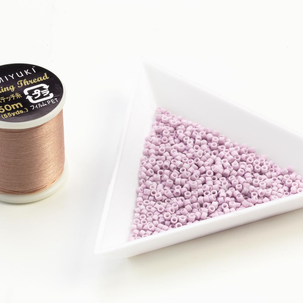 Perles Miyuki Delica (11/0) Opaque Pale Rose (2.8 grammes)