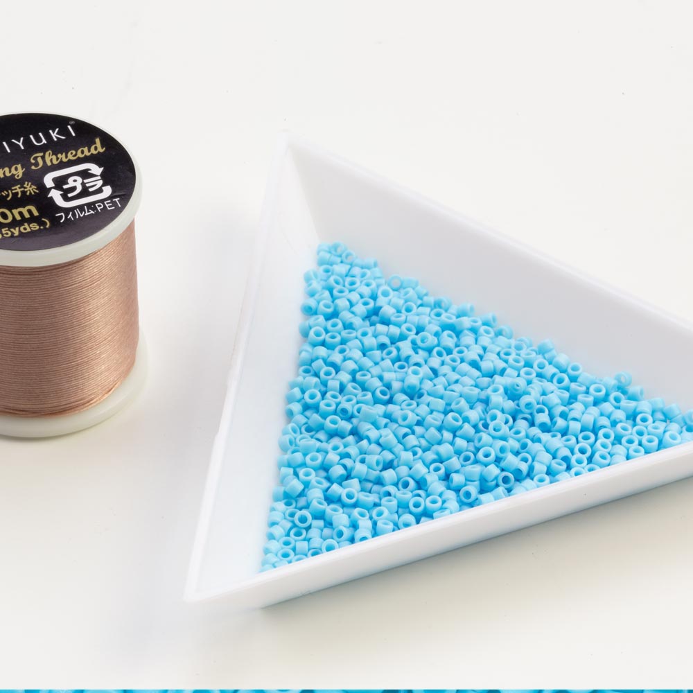 Perles Miyuki Delica (11/0) Sky Blue AB Matted (2.8 grammes)
