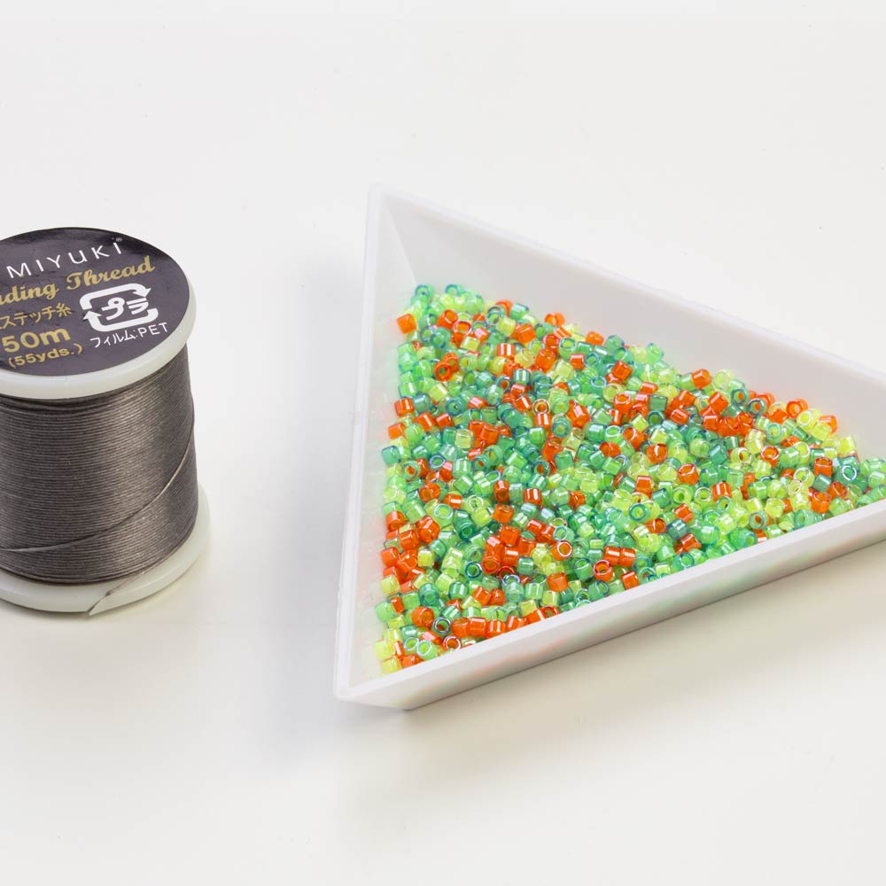 Perles Miyuki Delica (11/0) Luminous Green Mix (2.8 grammes)