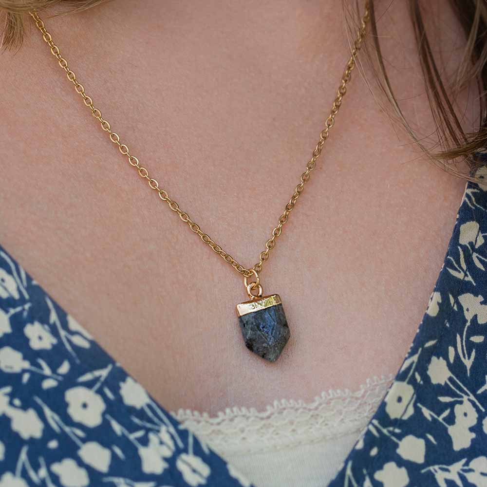 Pendentif Labradorite Flèche (19 x 10.5 x 4.5 mm) Or (1 pièce)